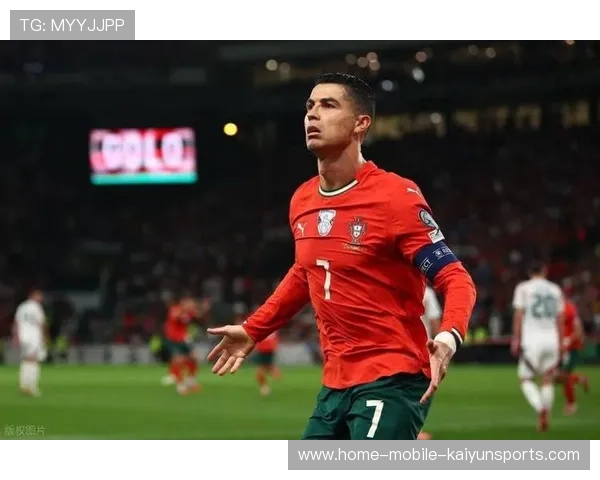 C罗精准定位抢先完成致命一击 C罗精准定位抢先完成致命一击